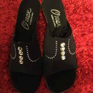 Onex Black Wedges